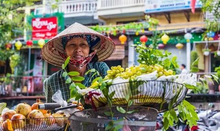 Nội dung: Mùa hè đang đầy vui vẻ với những xu hướng mới, và Huda Ice Twist đang chinh